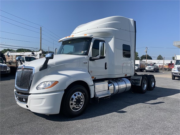 2018 INTERNATIONAL LT - Ascendance Trucks