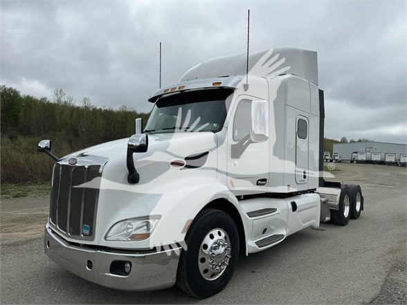 2018 PETERBILT 579 - image 1 of 6