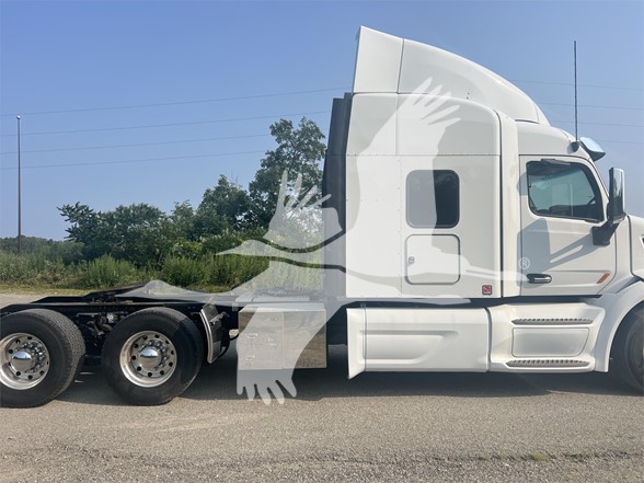 2018 PETERBILT 579 - image 4 of 6