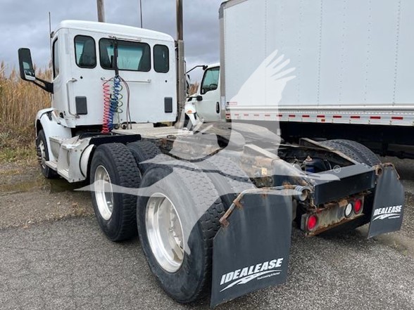 2015 PETERBILT 579 - image 6 of 6