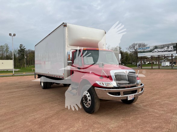 2019 INTERNATIONAL DURASTAR 4300 - image 3 of 6