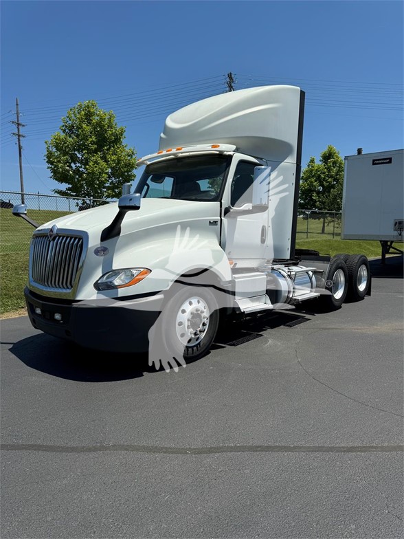 2019 INTERNATIONAL LT - image 1 of 6