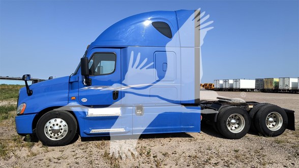 2017 FREIGHTLINER CASCADIA 125 EVOLUTION - image 1 of 6