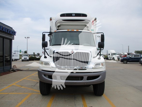 2015 INTERNATIONAL DURASTAR 4300 - image 2 of 6