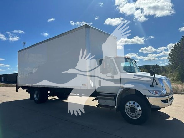 2018 INTERNATIONAL DURASTAR 4300 - image 2 of 6