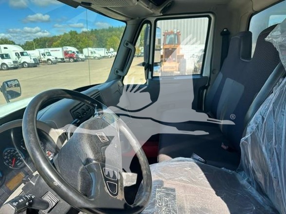 2018 INTERNATIONAL DURASTAR 4300 - image 5 of 6