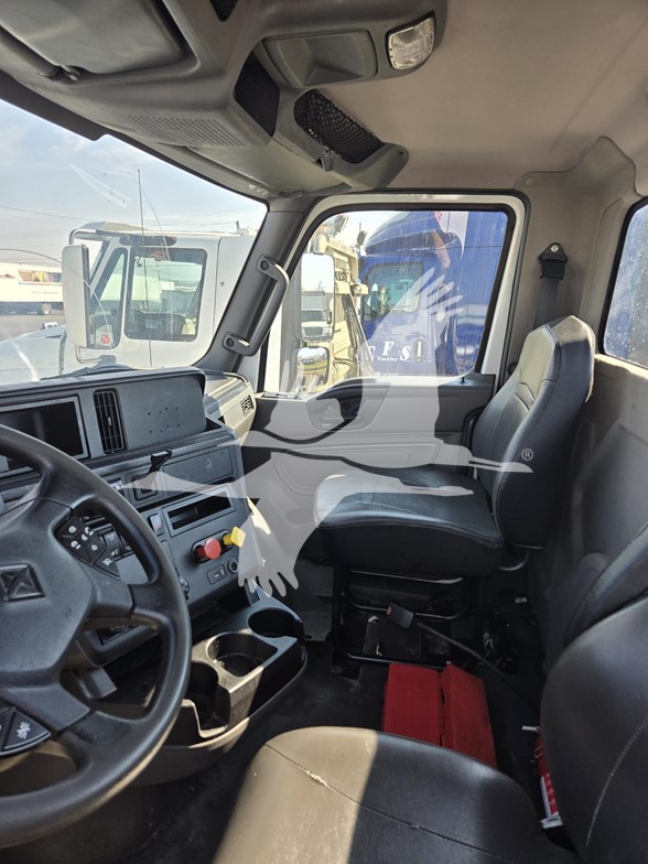 2018 INTERNATIONAL LT - image 6 of 6