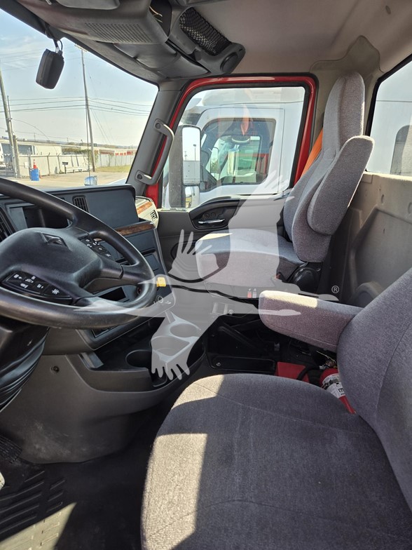 2018 INTERNATIONAL LT - image 6 of 6