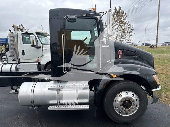 2021 KENWORTH T270 - image 4 of 6