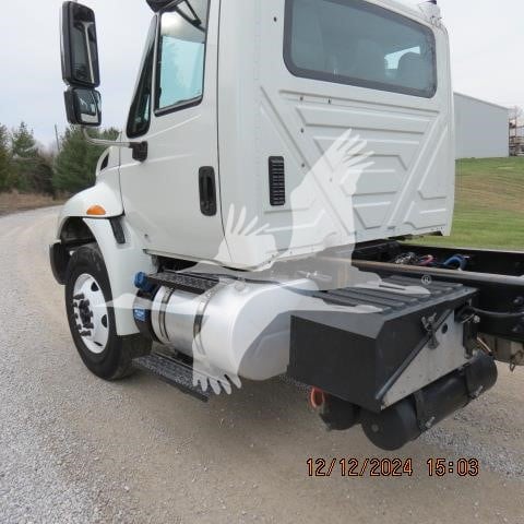 2019 INTERNATIONAL DURASTAR 4300 - image 3 of 6