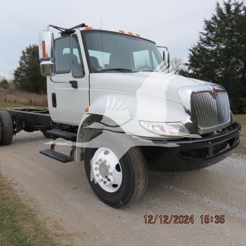 2019 INTERNATIONAL DURASTAR 4300 - image 1 of 6