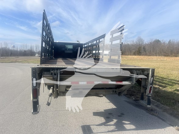 2019 PETERBILT 337 - image 2 of 6