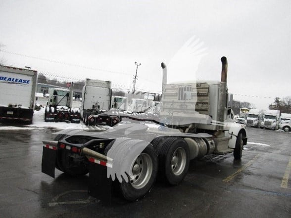 2019 PETERBILT 567 - image 4 of 6