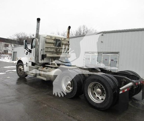 2019 PETERBILT 567 - image 3 of 6