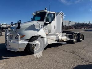 2018 INTERNATIONAL LT 9039202585